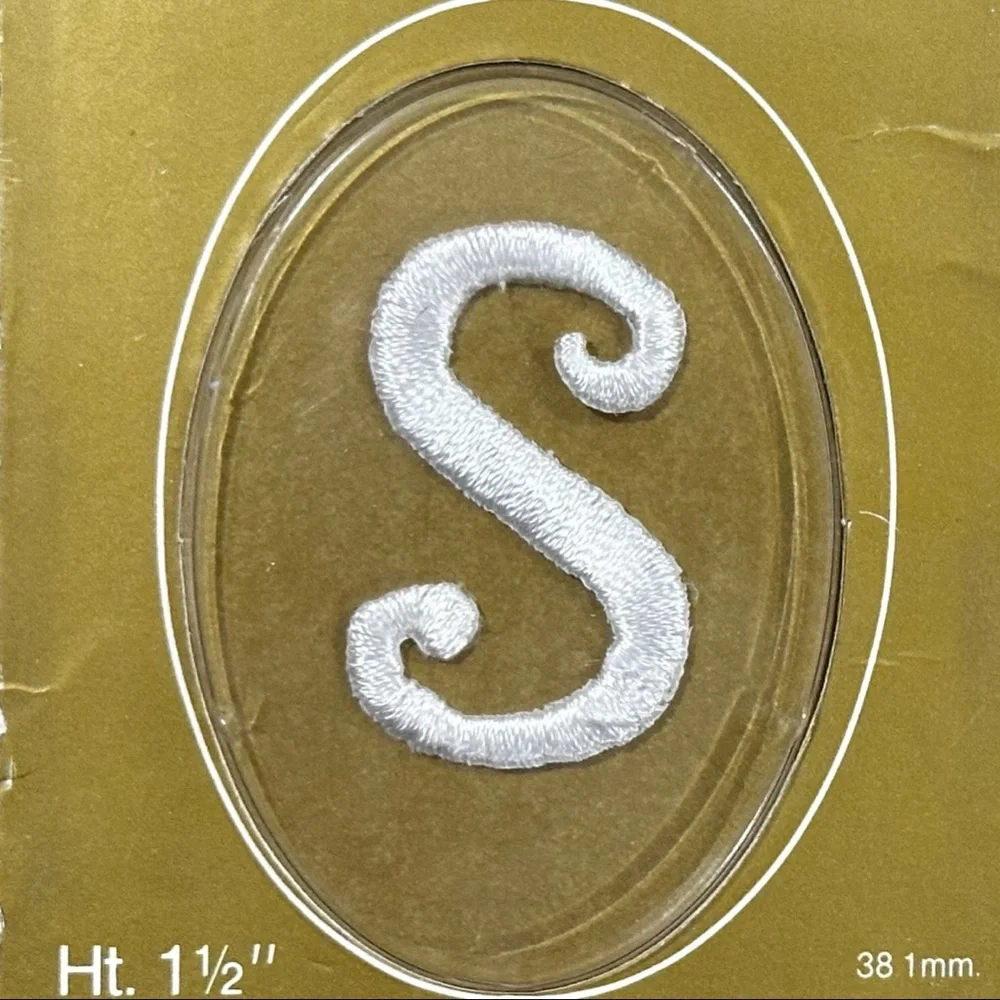💞 New Embroidered Iron-On “S” Monogram Patch